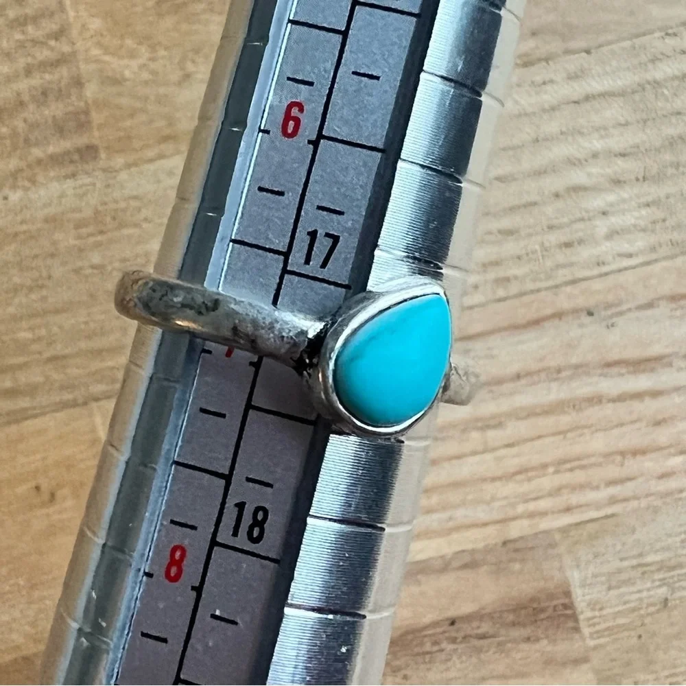 Vintage silver turquoise teardrop ring